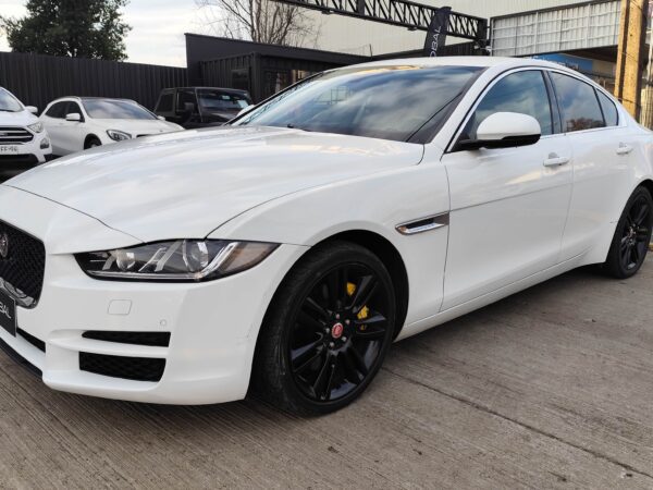 JAGUAR XE 2.0 2018