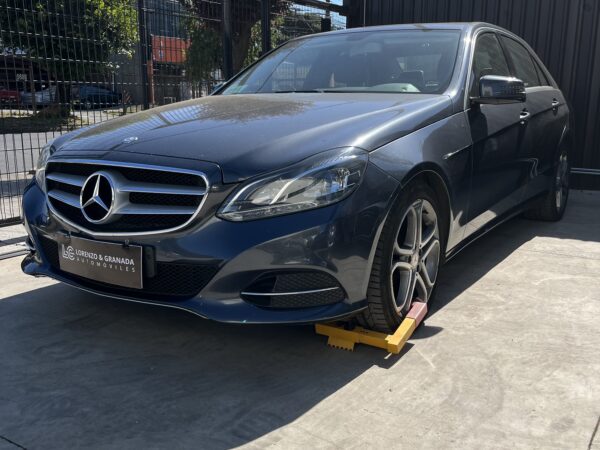 MERCEDEZ BENZ E 200