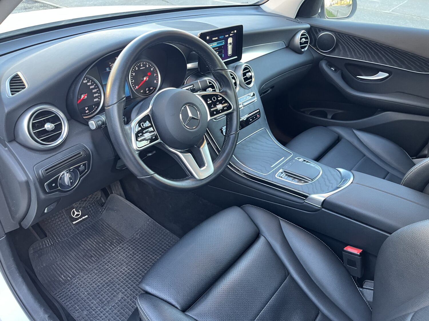 MERCEDEZ BENZ GLC 200.